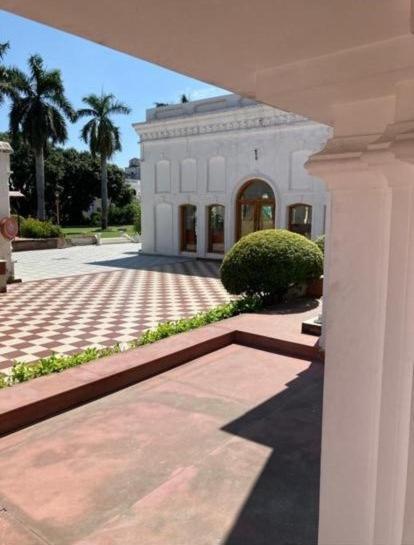 Hotel A Mansion à Kashipur Extérieur photo