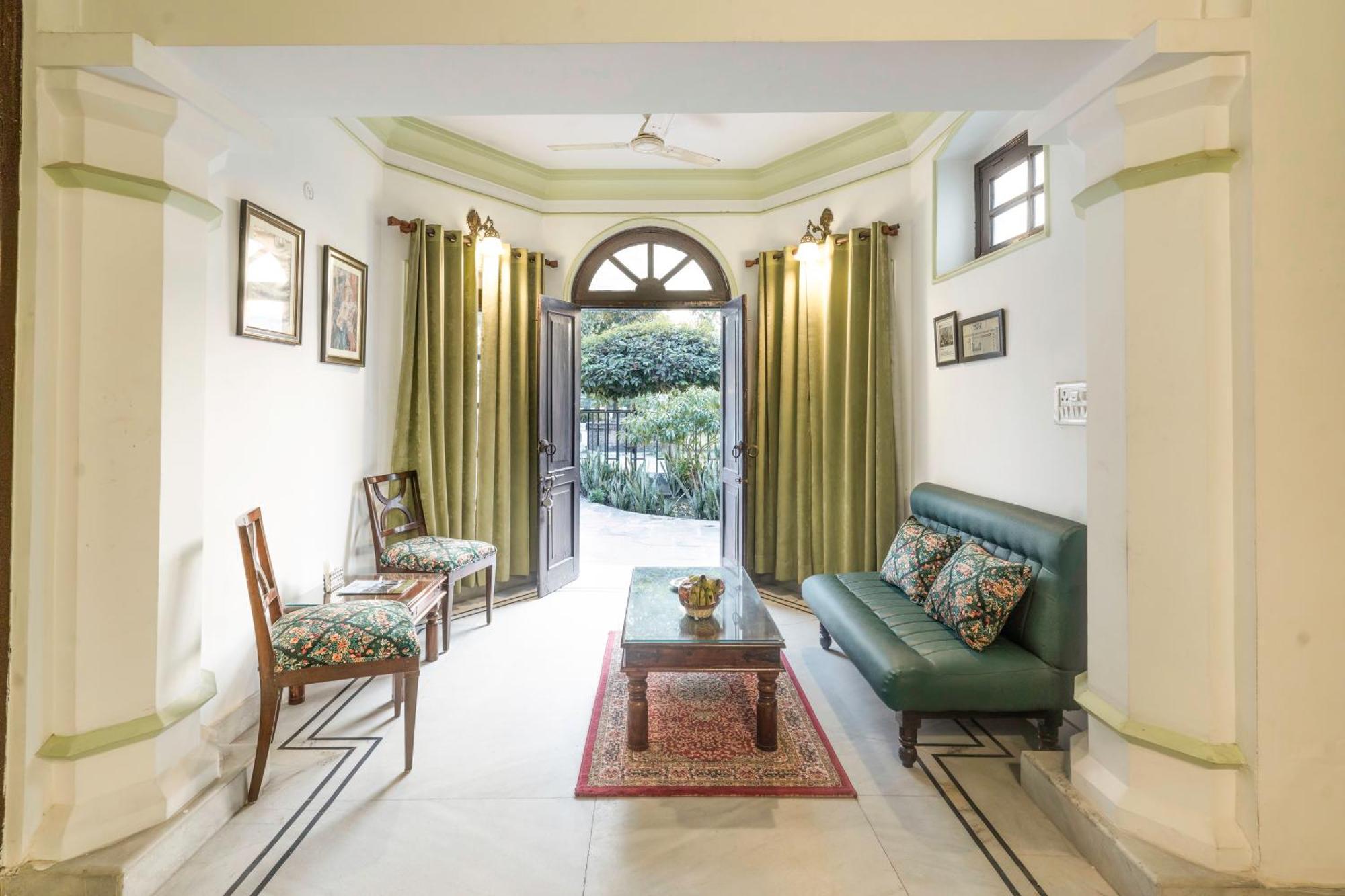 Hotel A Mansion à Kashipur Extérieur photo